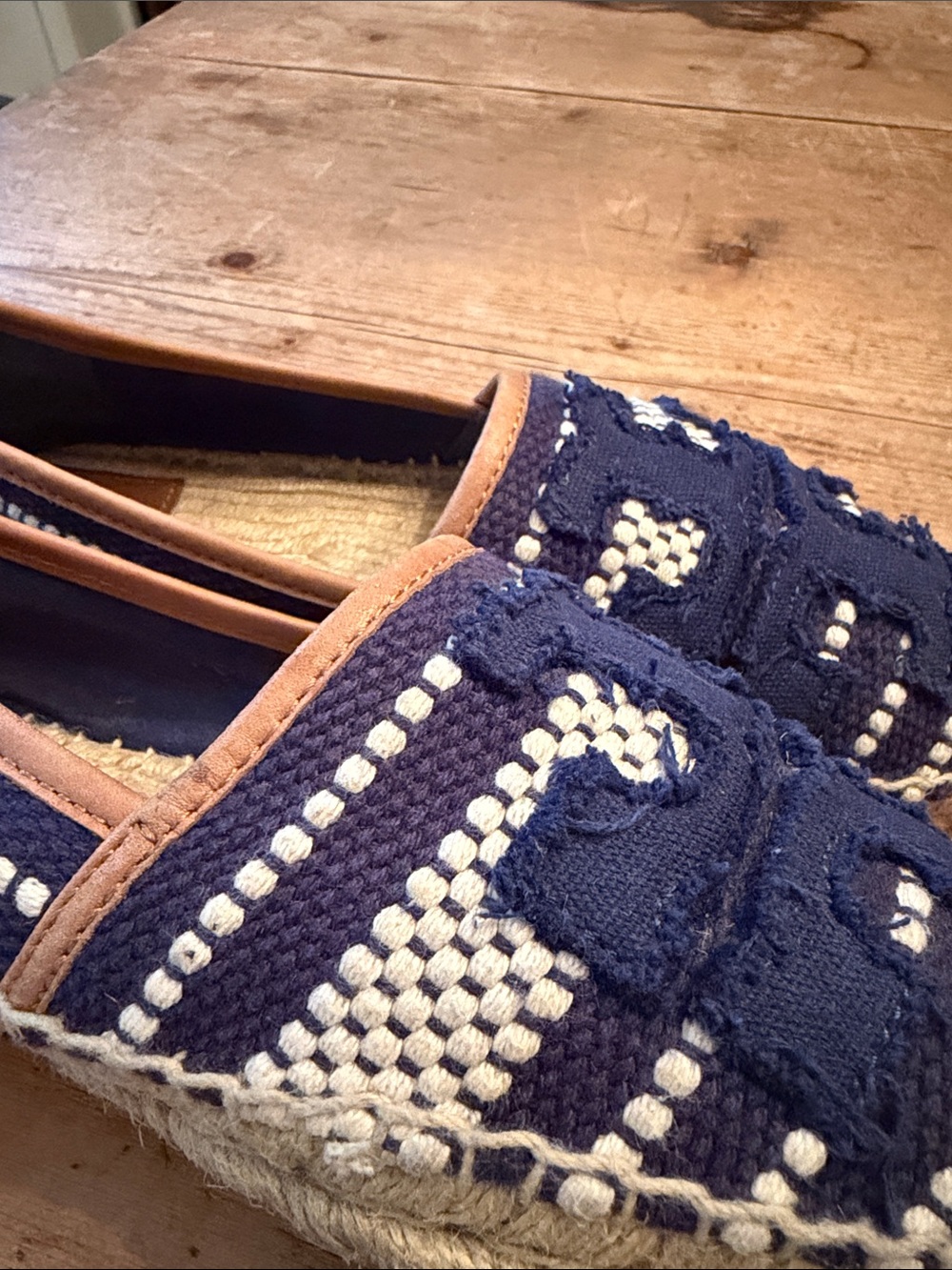 Tory Burch ‘Shaw’ Canvas and Jute Fray edge Logo Espadrille Flats Navy Cream - Picture 9 of 10